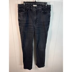 Good American Always Fits women’s black, high waist jeans. Fits Size 14 to 18.